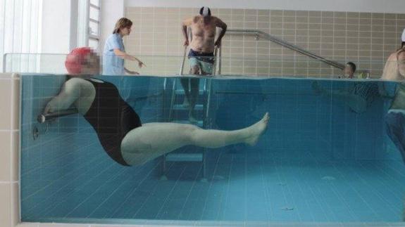 Rehabilitacion rodilla en piscina